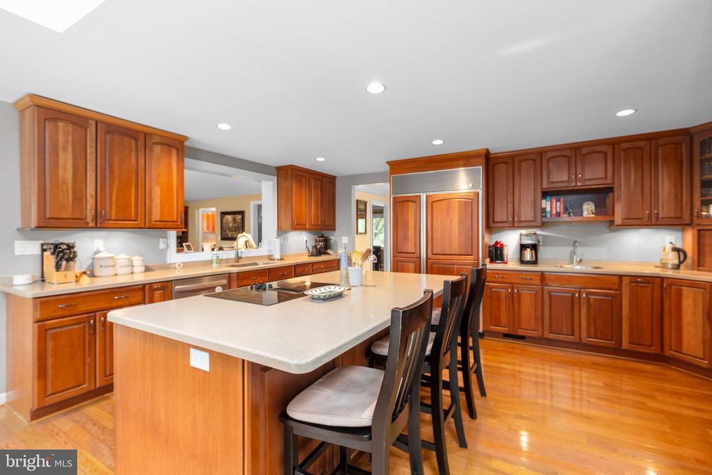 312 INGLESIDE DRIVE