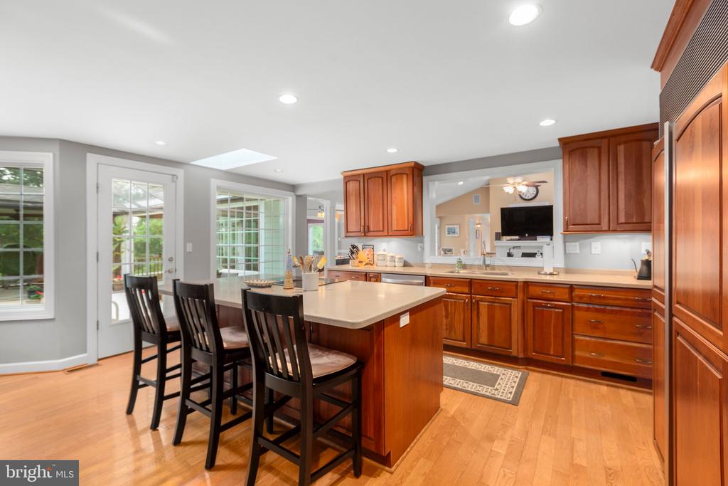 312 INGLESIDE DRIVE