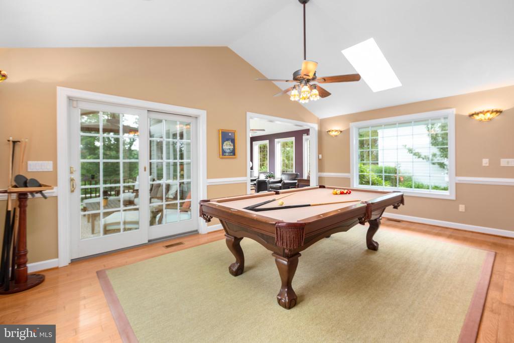 312 INGLESIDE DRIVE