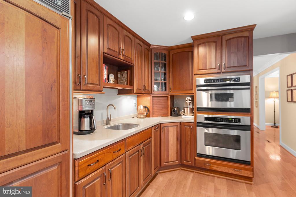 312 INGLESIDE DRIVE