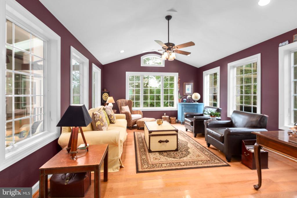 312 INGLESIDE DRIVE