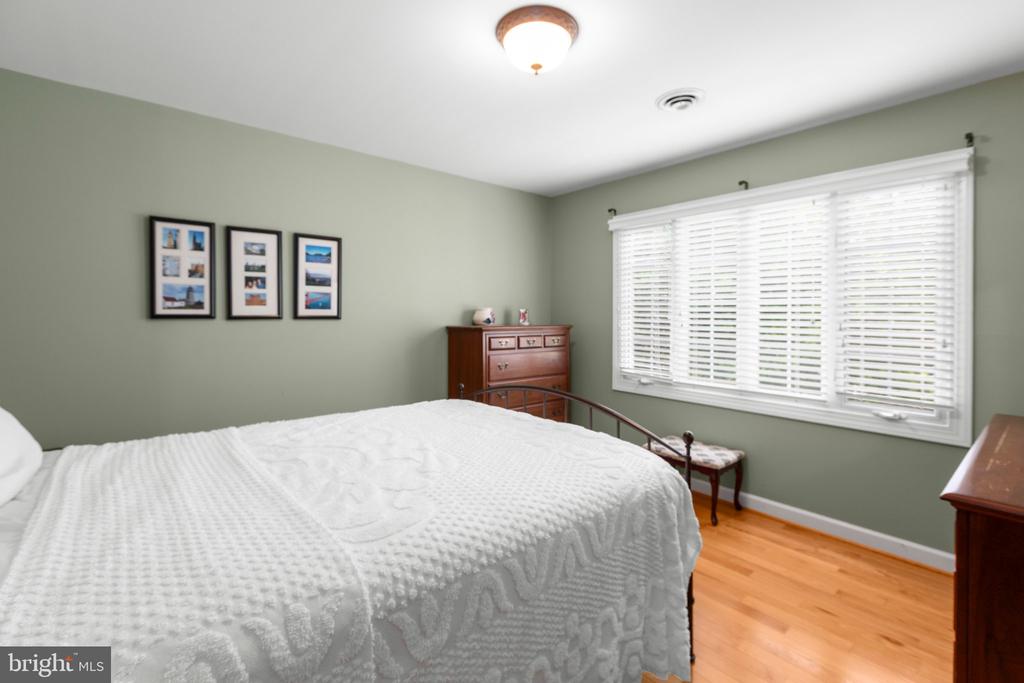 312 INGLESIDE DRIVE