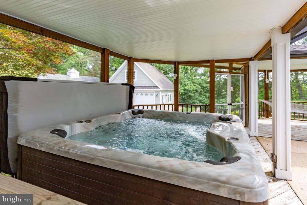 312 INGLESIDE DRIVE