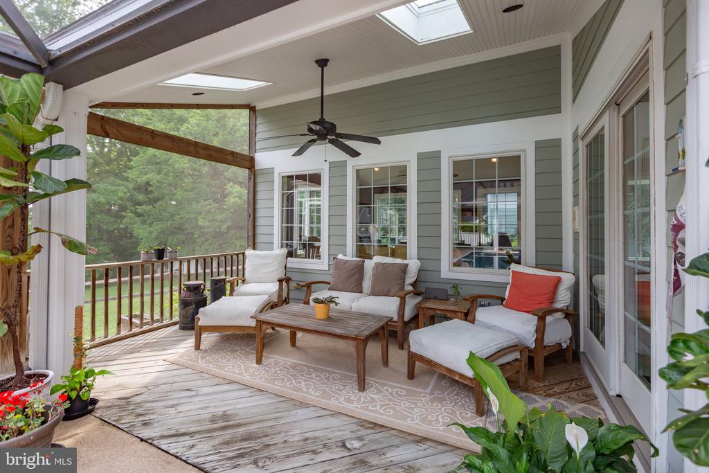 312 INGLESIDE DRIVE