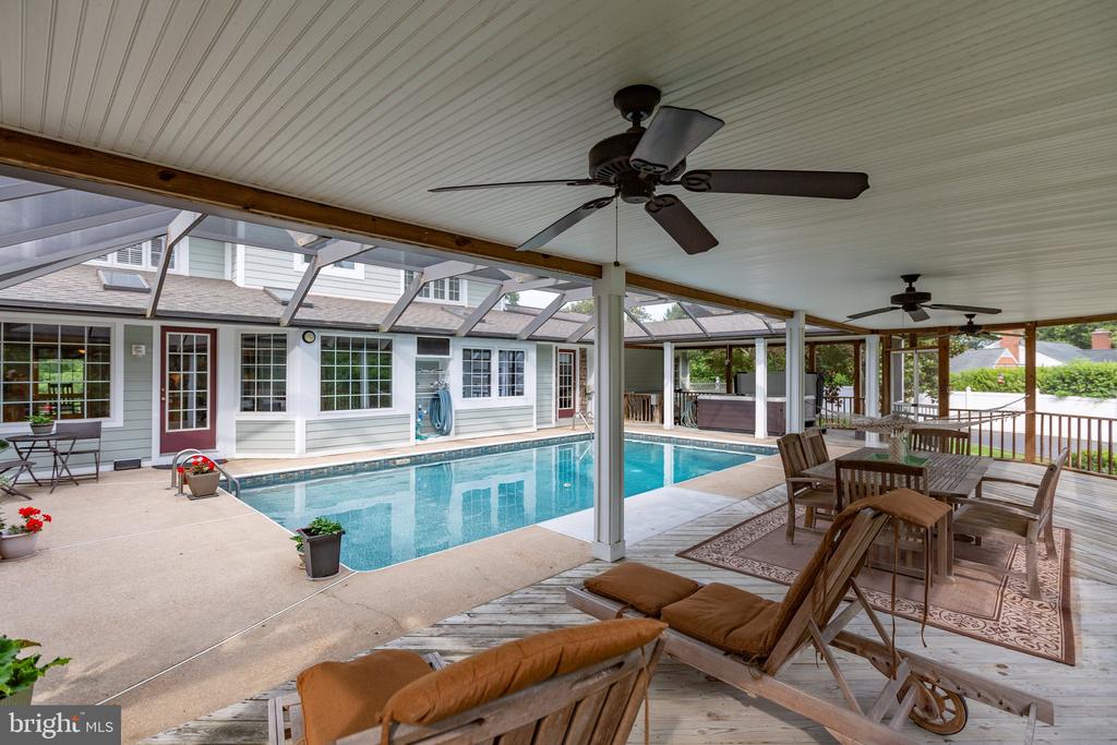 312 INGLESIDE DRIVE