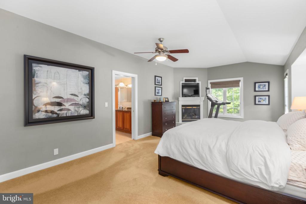 312 INGLESIDE DRIVE