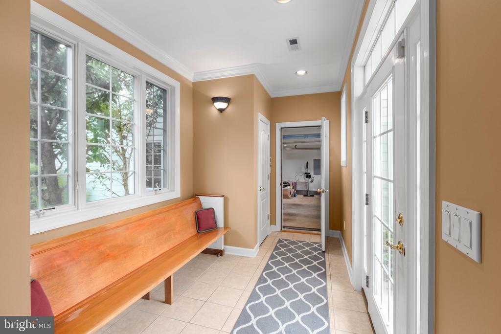 312 INGLESIDE DRIVE