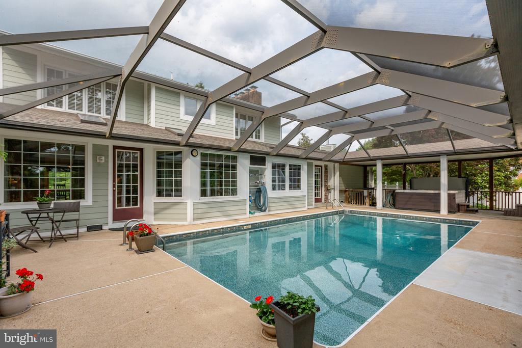 312 INGLESIDE DRIVE
