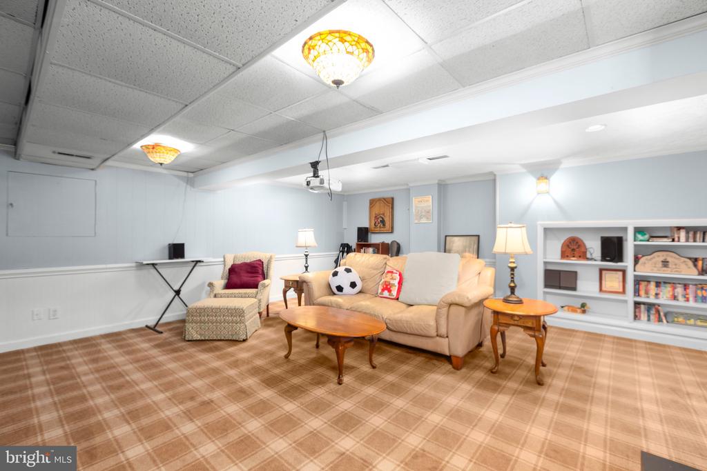 312 INGLESIDE DRIVE