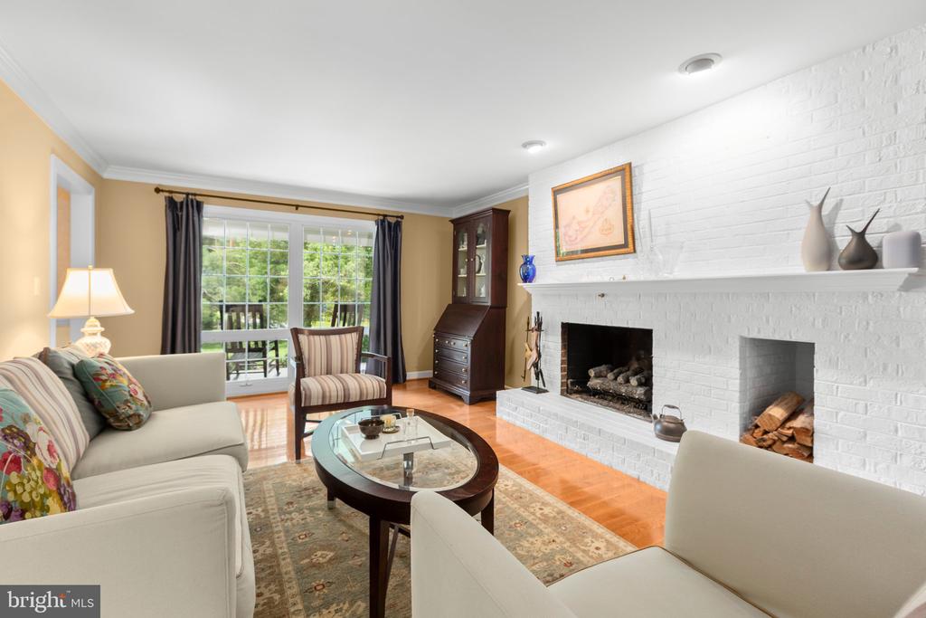 312 INGLESIDE DRIVE