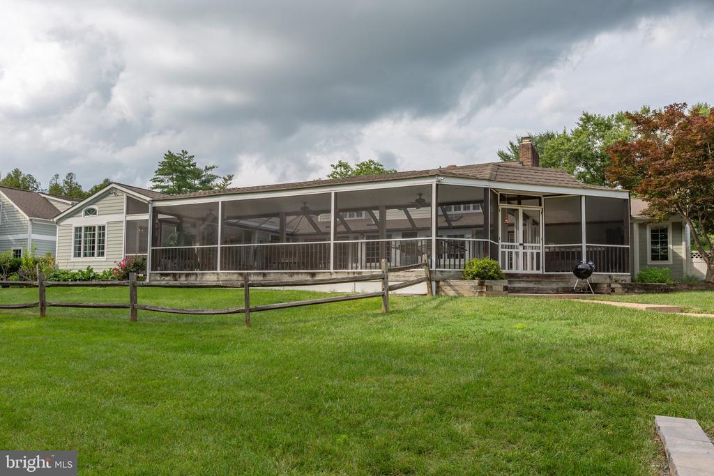 312 INGLESIDE DRIVE
