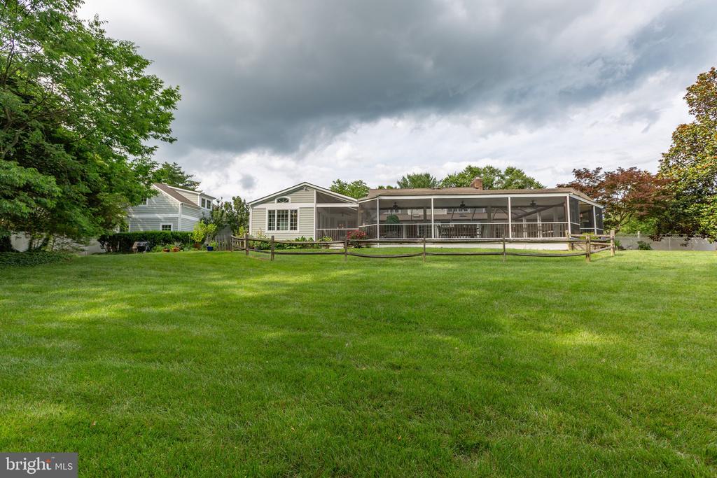 312 INGLESIDE DRIVE