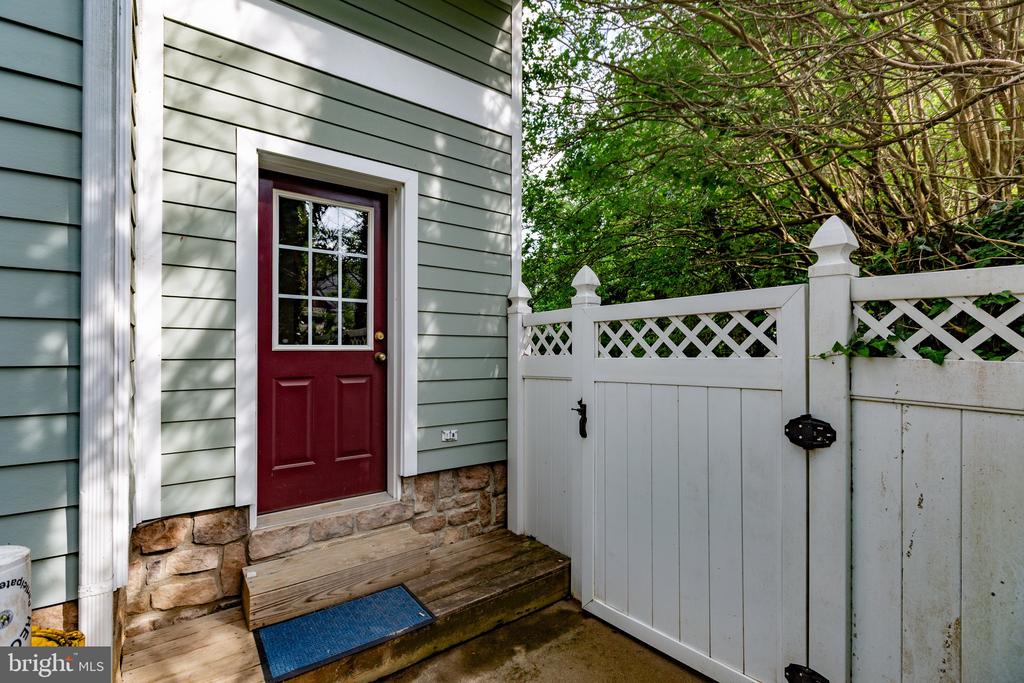 312 INGLESIDE DRIVE