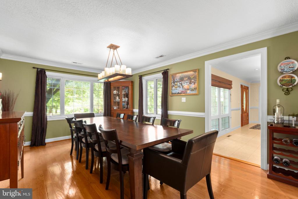 312 INGLESIDE DRIVE