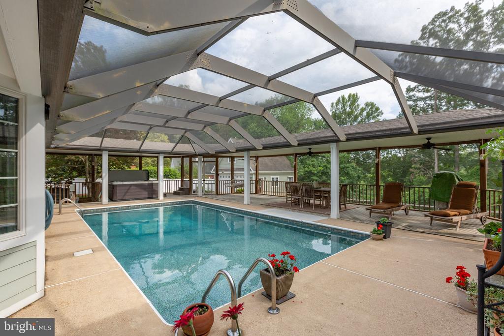 312 INGLESIDE DRIVE
