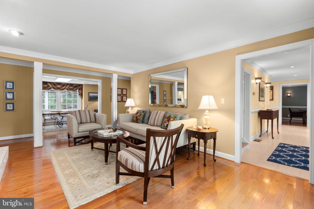 312 INGLESIDE DRIVE