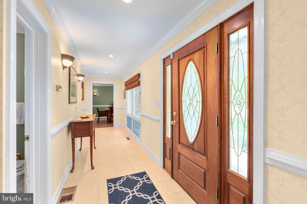 312 INGLESIDE DRIVE