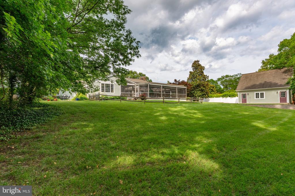 312 INGLESIDE DRIVE
