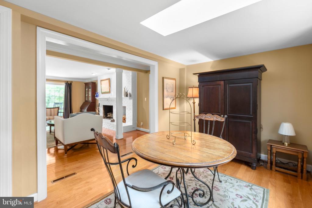 312 INGLESIDE DRIVE