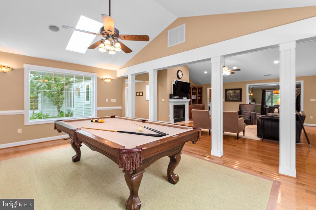 312 INGLESIDE DRIVE
