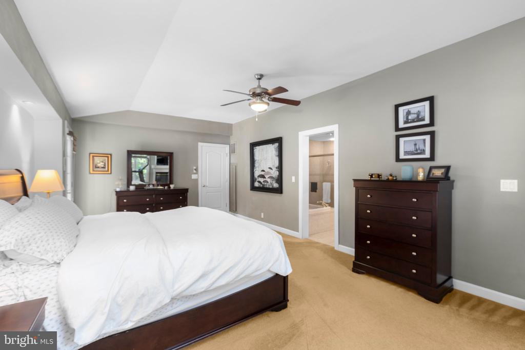 312 INGLESIDE DRIVE