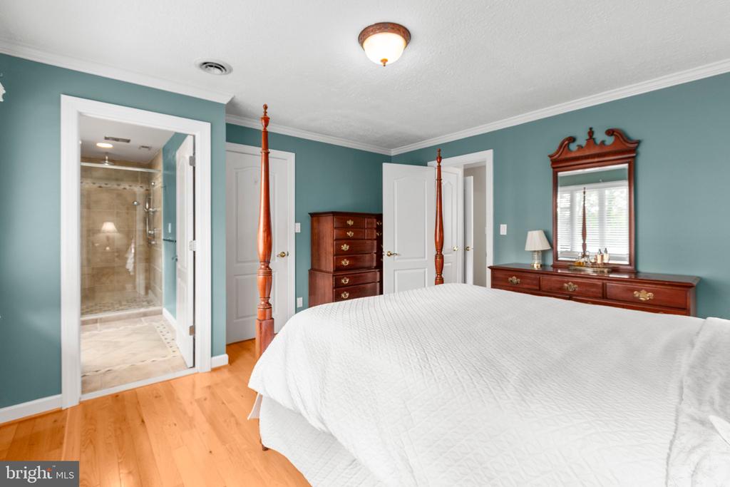 312 INGLESIDE DRIVE