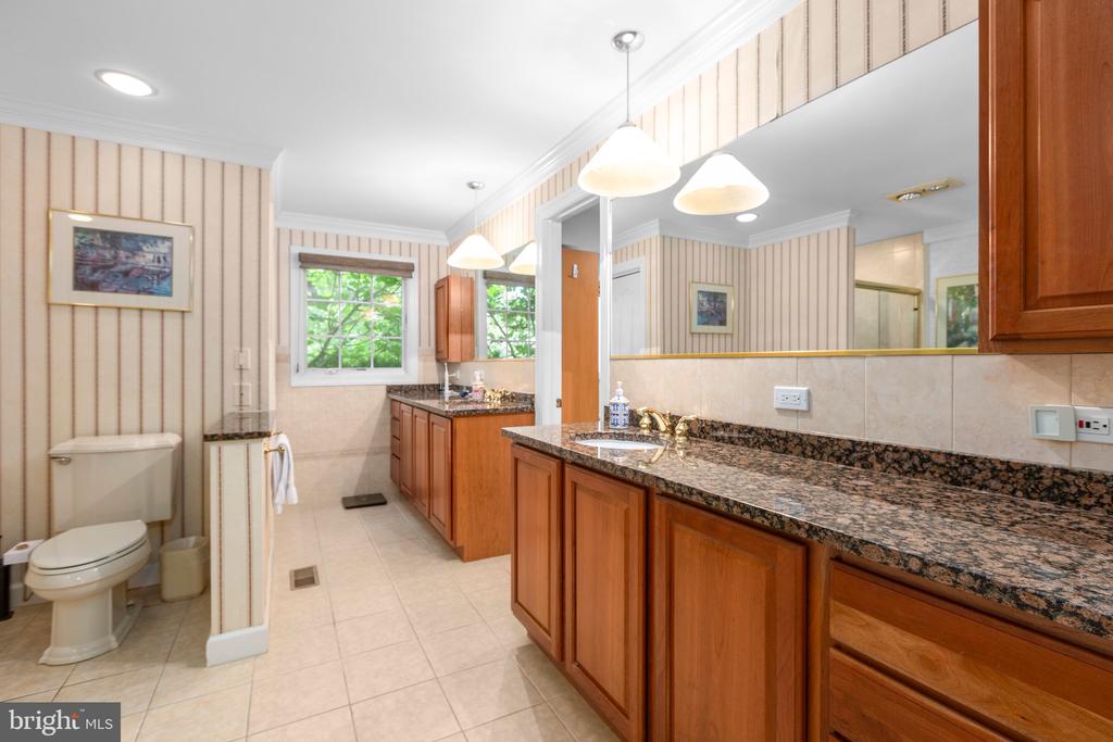 312 INGLESIDE DRIVE
