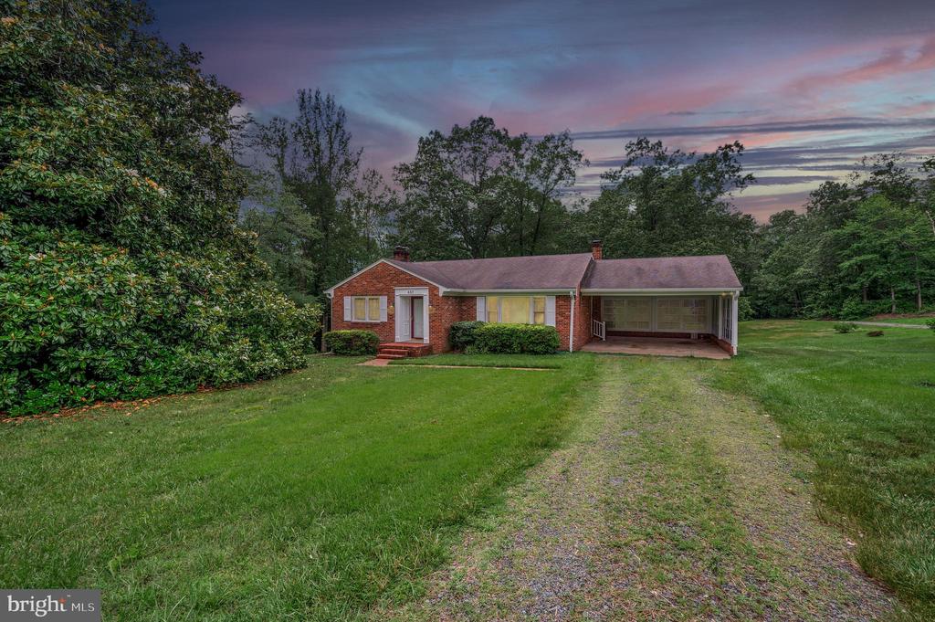 857 MOUNTAIN VIEW ROAD