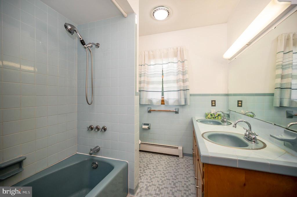 857 MOUNTAIN VIEW ROAD