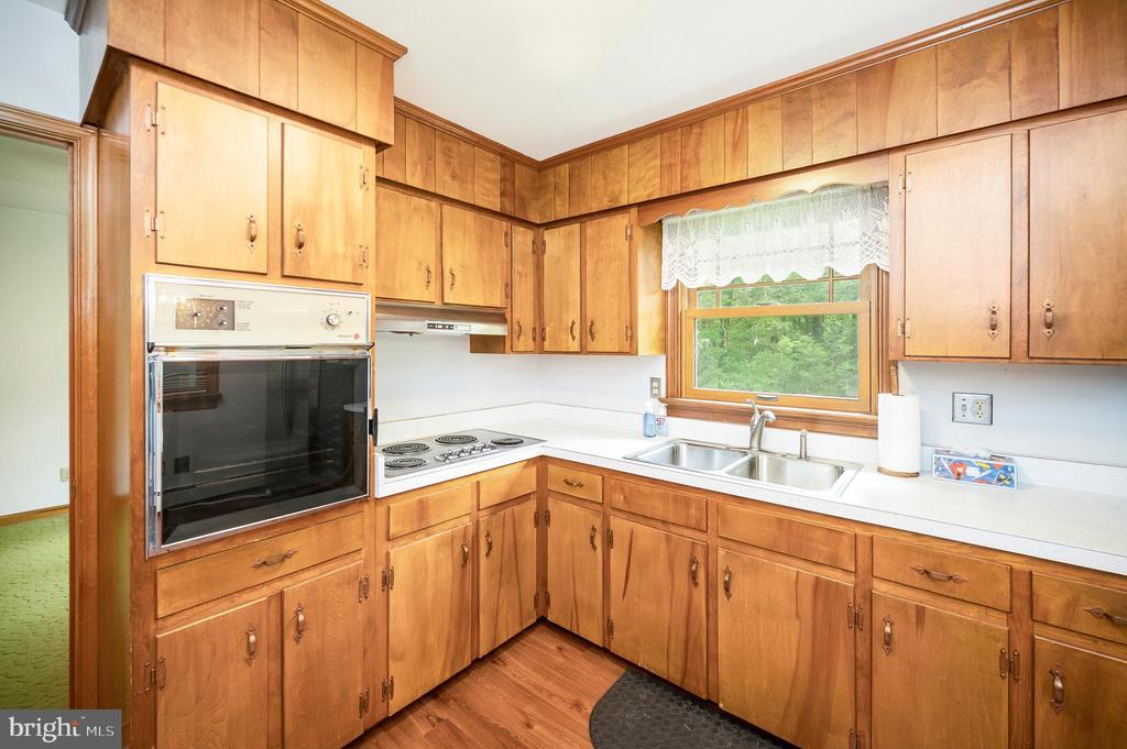 857 MOUNTAIN VIEW ROAD