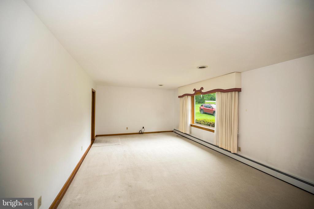 857 MOUNTAIN VIEW ROAD