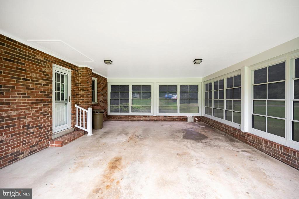 857 MOUNTAIN VIEW ROAD