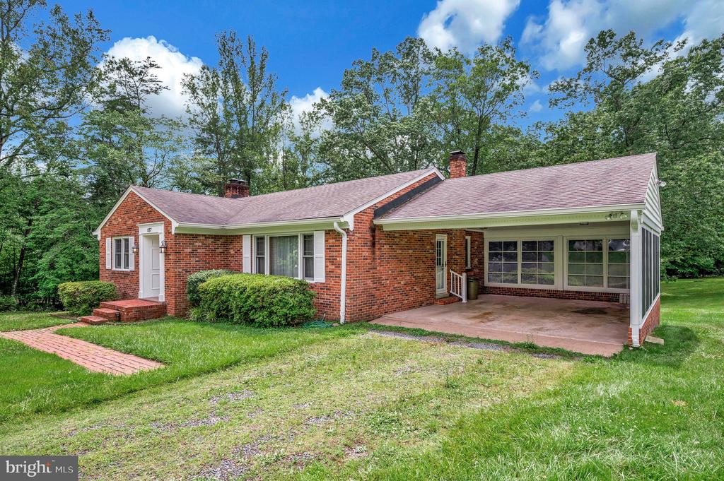 857 MOUNTAIN VIEW ROAD
