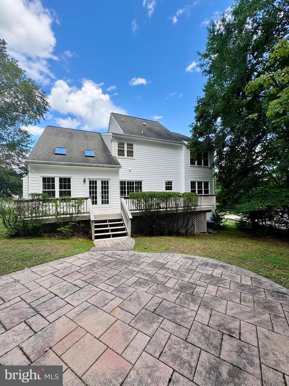 805 WINTERBERRY DRIVE