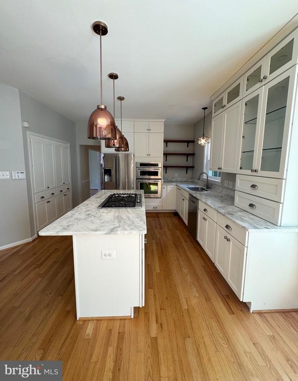 805 WINTERBERRY DRIVE