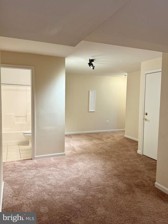 805 WINTERBERRY DRIVE