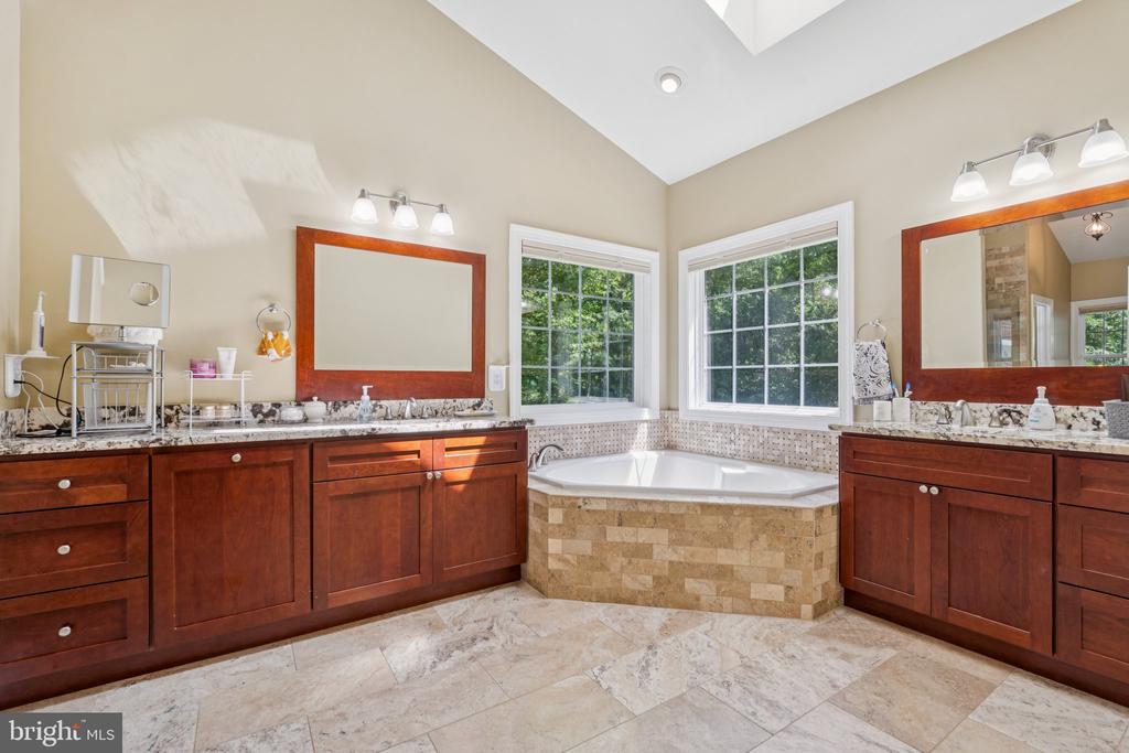 1340 MOUNTAIN VIEW ROAD