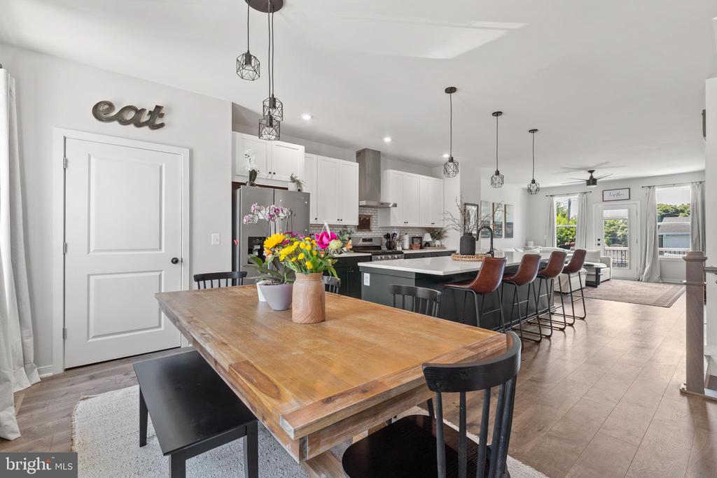 609 CHERRYVIEW DRIVE