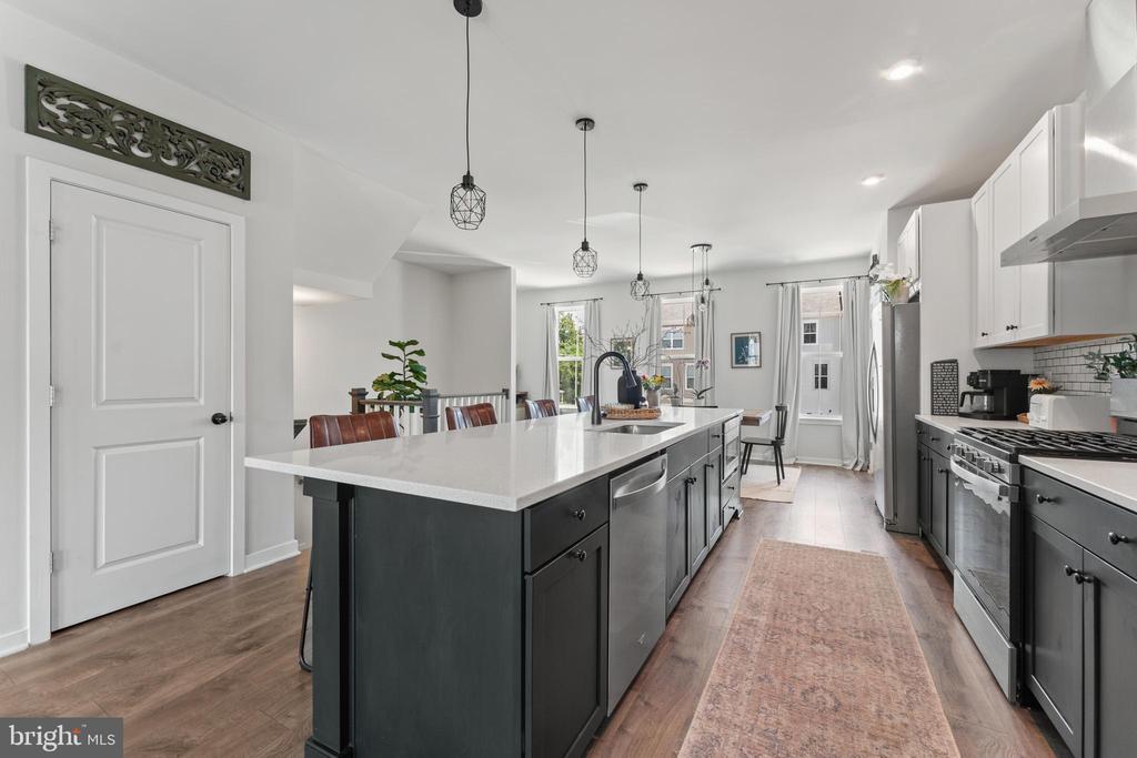 609 CHERRYVIEW DRIVE