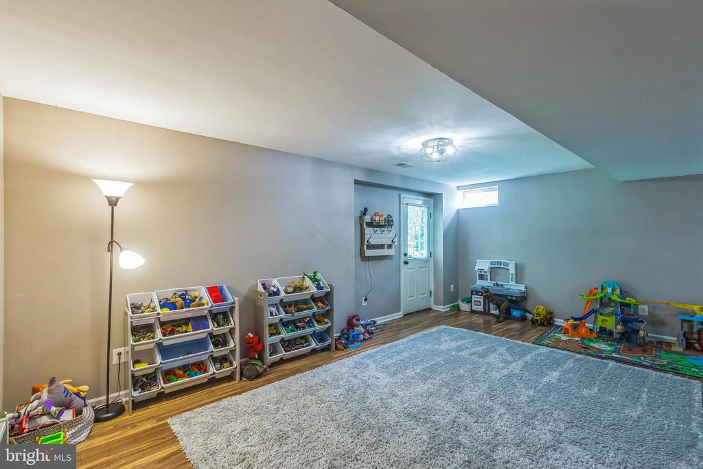 48 MONTGOMERY DRIVE