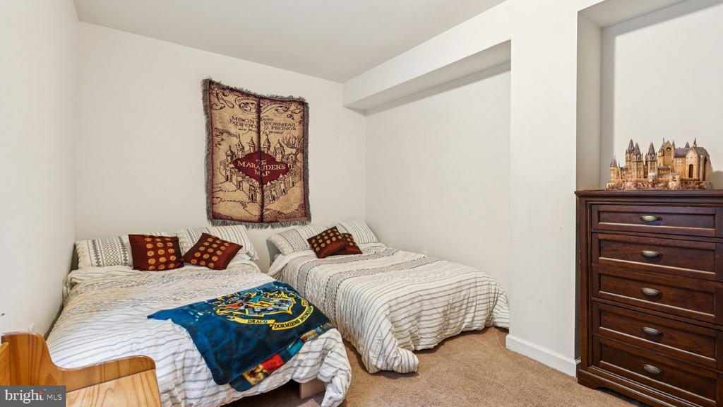 24 DARDEN COURT