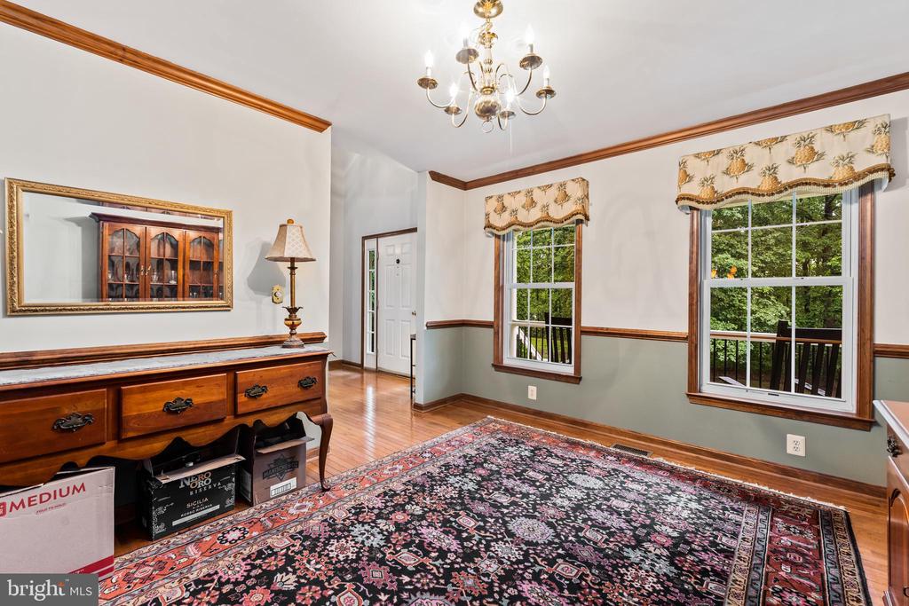 42 AMSONIA COURT