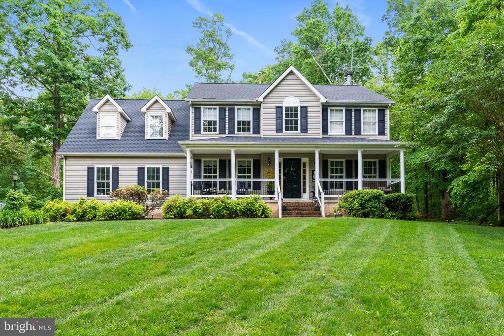 42 AMSONIA COURT