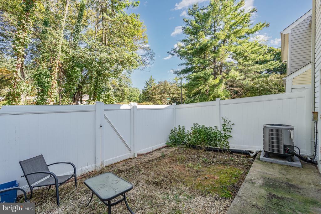 205 POWHATAN COURT 100
