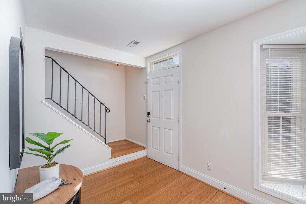 205 POWHATAN COURT 100