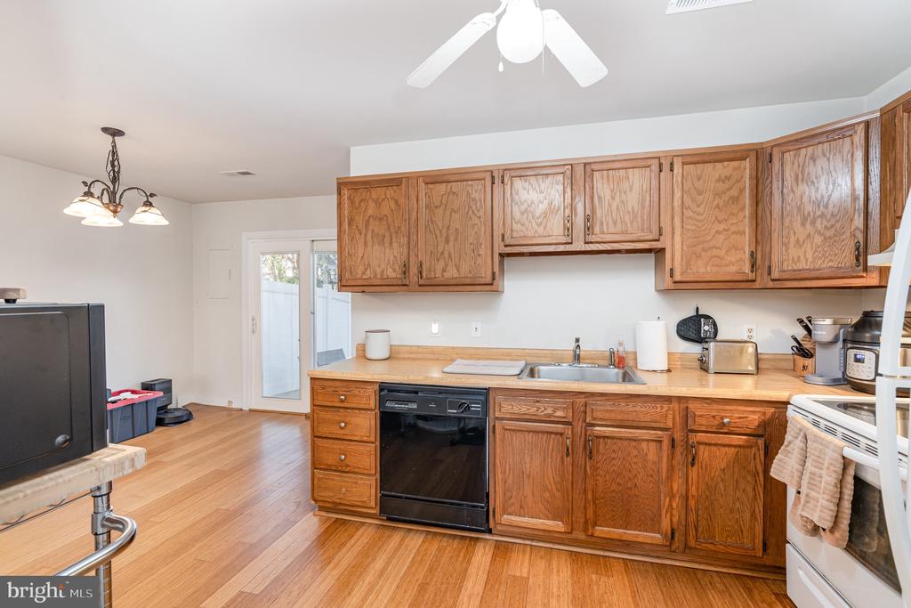 205 POWHATAN COURT 100