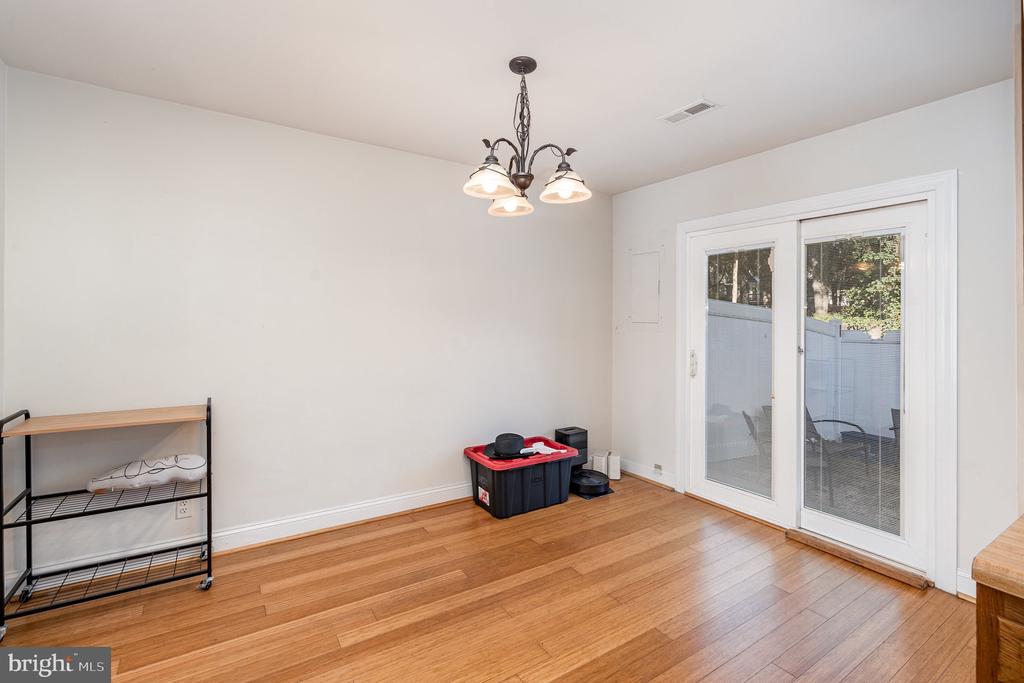 205 POWHATAN COURT 100