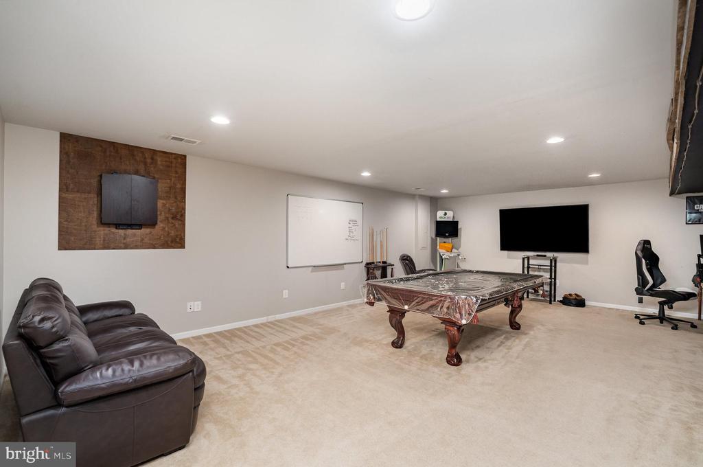 25 BAYSIDE DRIVE