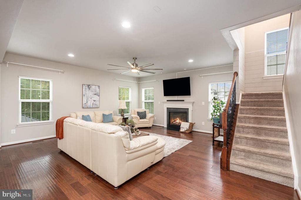 25 BAYSIDE DRIVE