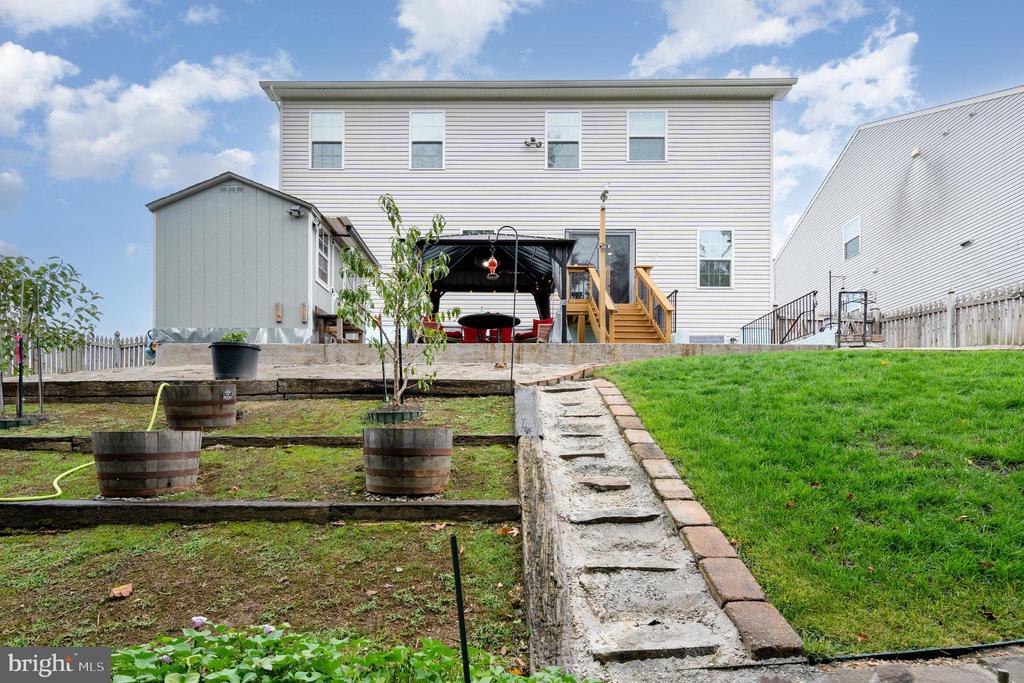 25 BAYSIDE DRIVE